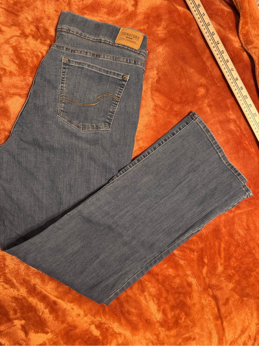 Signature by Levi Strauss Women's Medium Blue Bootcut Jeans